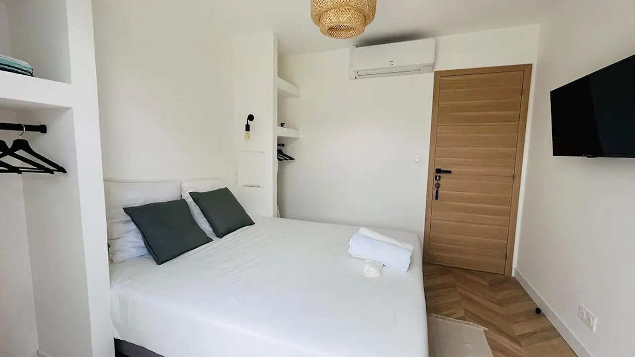 Guest house Villa Holistika : Bed And Breakfast / Pool / Air Conditioning/ Mont Faron Toulon