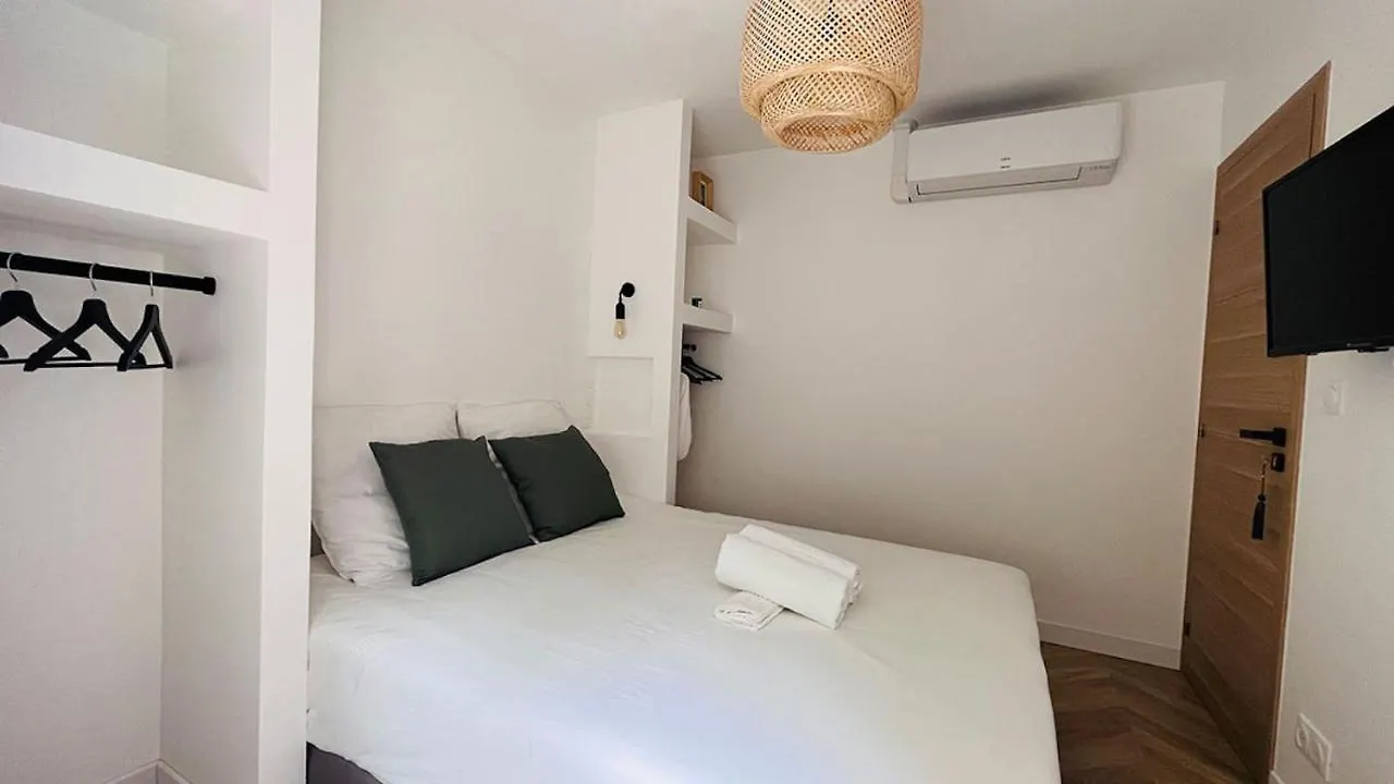 Guest house Villa Holistika : Bed And Breakfast / Pool / Air Conditioning/ Mont Faron Toulon France