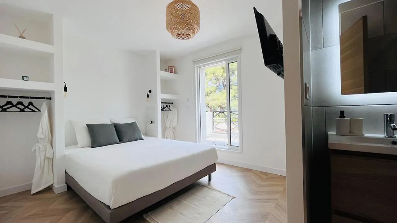 Villa Holistika : Bed And Breakfast / Pool / Air Conditioning/ Mont Faron Toulon France