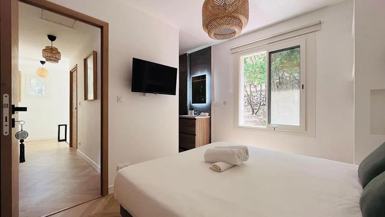Villa Holistika : Bed And Breakfast / Pool / Air Conditioning/ Mont Faron Toulon