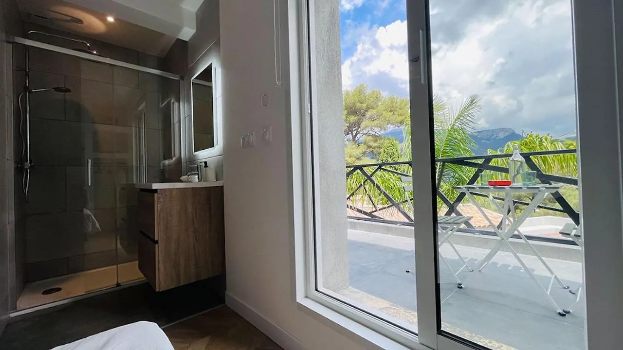 Villa Holistika : Bed And Breakfast / Pool / Air Conditioning/ Mont Faron Toulon