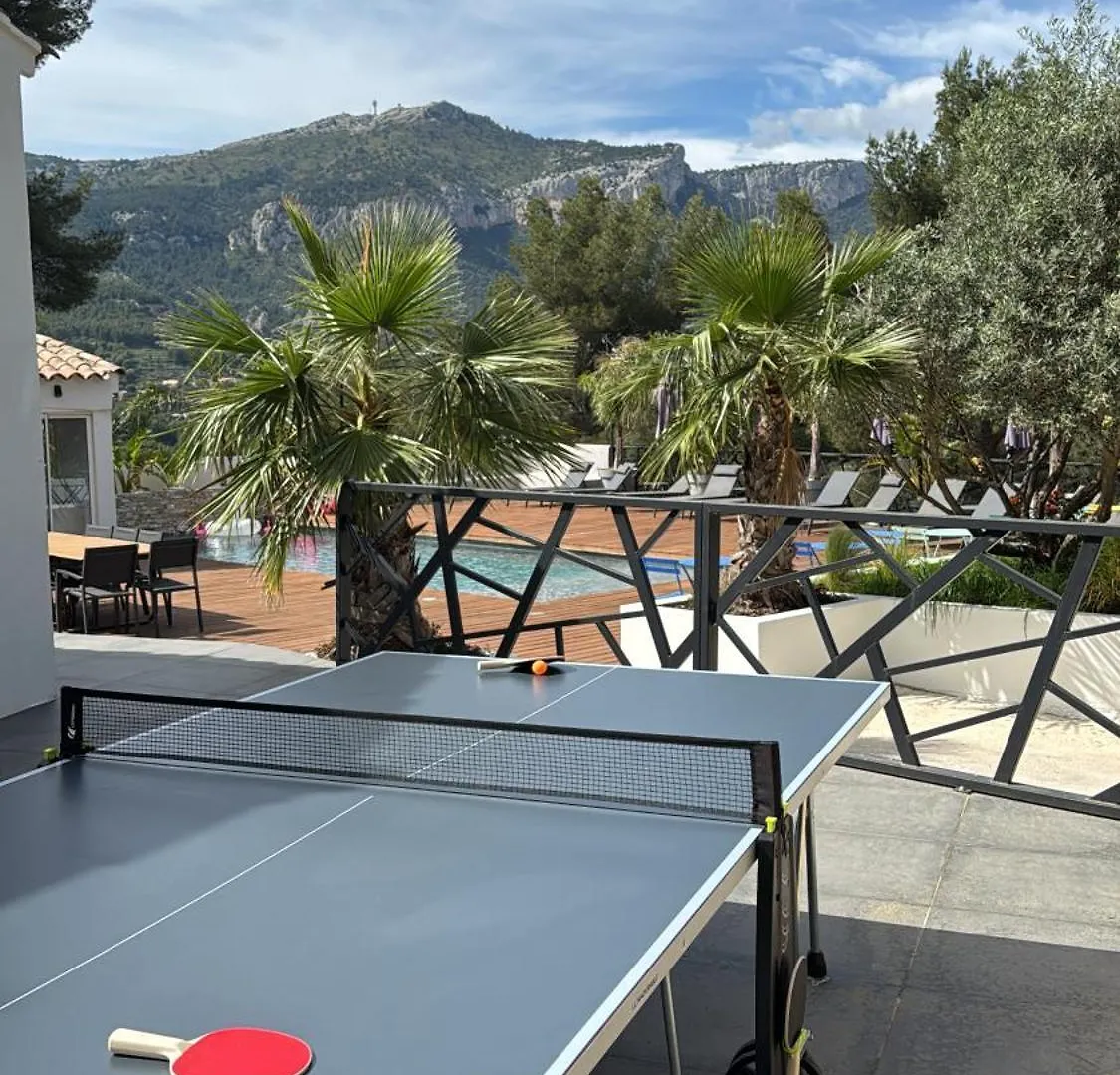 Gasthof Villa Holistika : Bed And Breakfast / Pool / Air Conditioning/ Mont Faron Toulon Frankreich